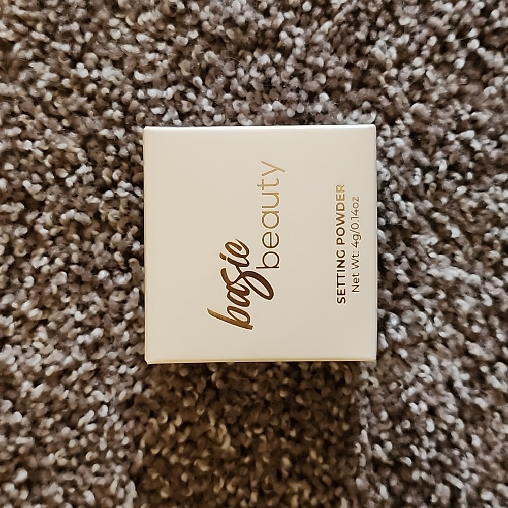 Brand New Basic Beauty setting Powder